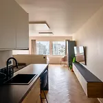 By Aimee - 20m From The & In Centre! Apartment
