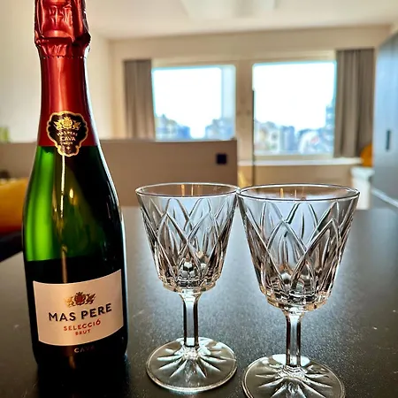 By Aimee - 20m From The & In Centre! Ostenda