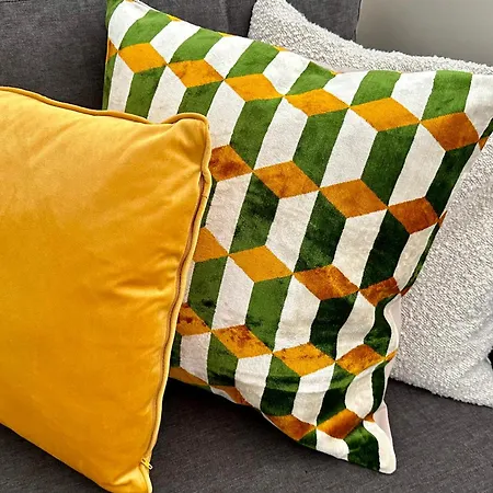 By Aimee - 20m From The & In Centre! Appartamento Ostenda