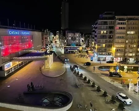 By Aimee - 20m From The & In Centre! *