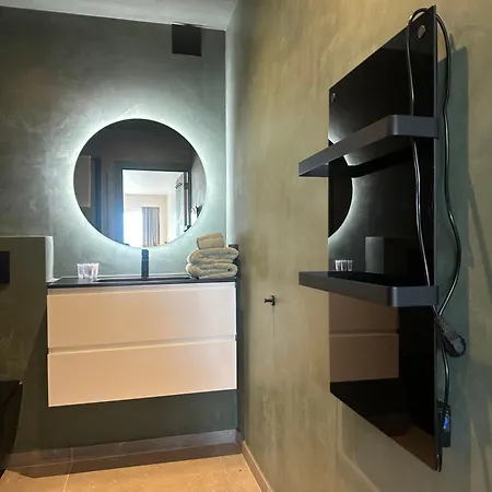 By Aimee - 20m From The & In Centre! Appartement