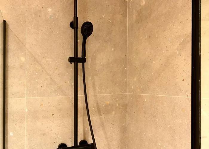 By Aimee - 20m From The & In Centre! Appartement